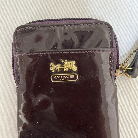 COACH LEGACY PURPLE LEATHER WRISTLET UNIVERSAL CARD HOLDER - Picture 3 of 8